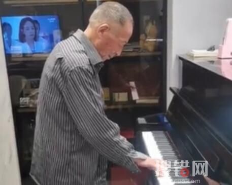 老人酒后弹钢琴 儿子:他种一辈子地 原因竟是这样实在太出乎意外了
