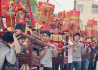 广东最狂野民俗盐拖灶神:场面激烈 盐灶游神习俗由何而来