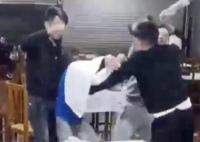 8人群殴用酒瓶打头部 警方介入 真相揭露真的令人大吃一惊