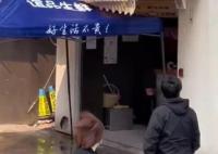 居民嫌楼下肉铺扰民:来买肉就泼脏水 真相揭露真的令人大吃一惊