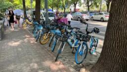 网友建议全面禁止共享单车 上海回应 没有明确规定会督促规范