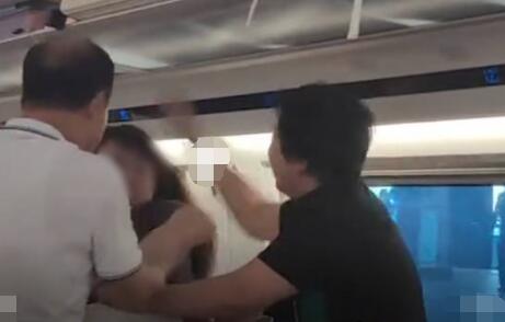 女子高铁拒换座遭殴打 警方通报 到底是什么情况?