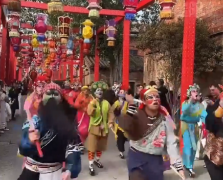 女生晒备婚两年的明制中式婚礼 画面曝光简直太霸气了