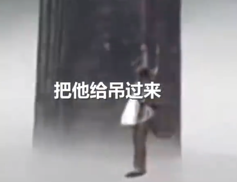 钓鱼佬被困河中 男子用无人机吊上岸 真相简直太意外了